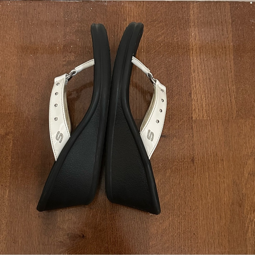 Sketchers Black and White Rhinestones Flip Flop Sandals Size 7.5 - Picture 6 of 16